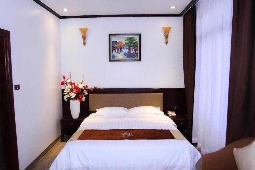 A1 Hill Hanoi Hotel Buitenkant foto
